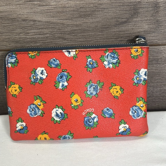 Coach Red Multi Corner Zip Wristlet F57595 Tea Rose Floral - Picture 3 of 6